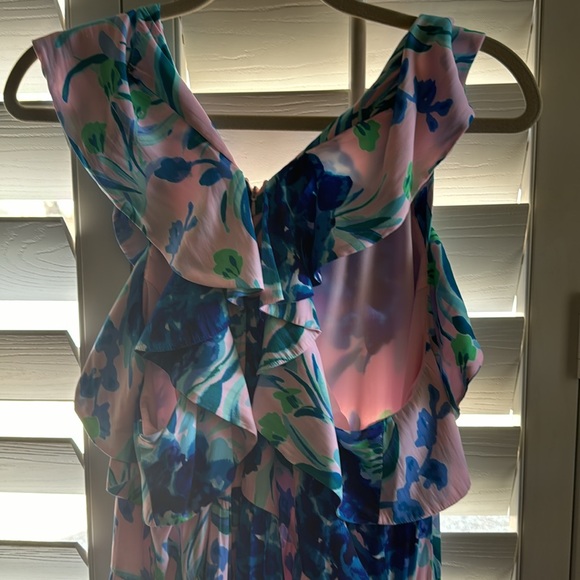 Lilly Pulitzer dress EUC with flutter sleeve color t back style - Picture 3 of 6